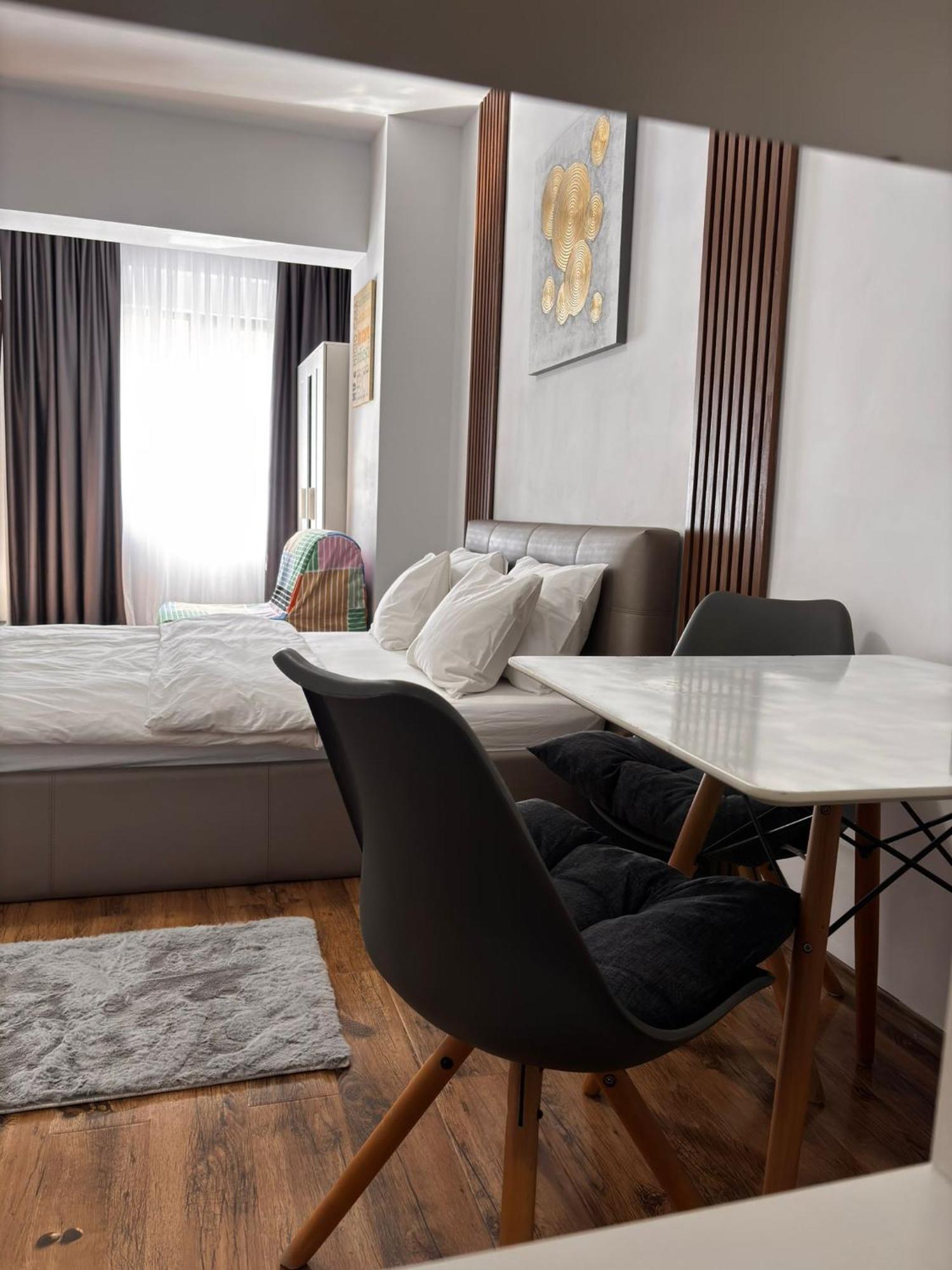 Central Studio Bucharest Bükreş Dış mekan fotoğraf