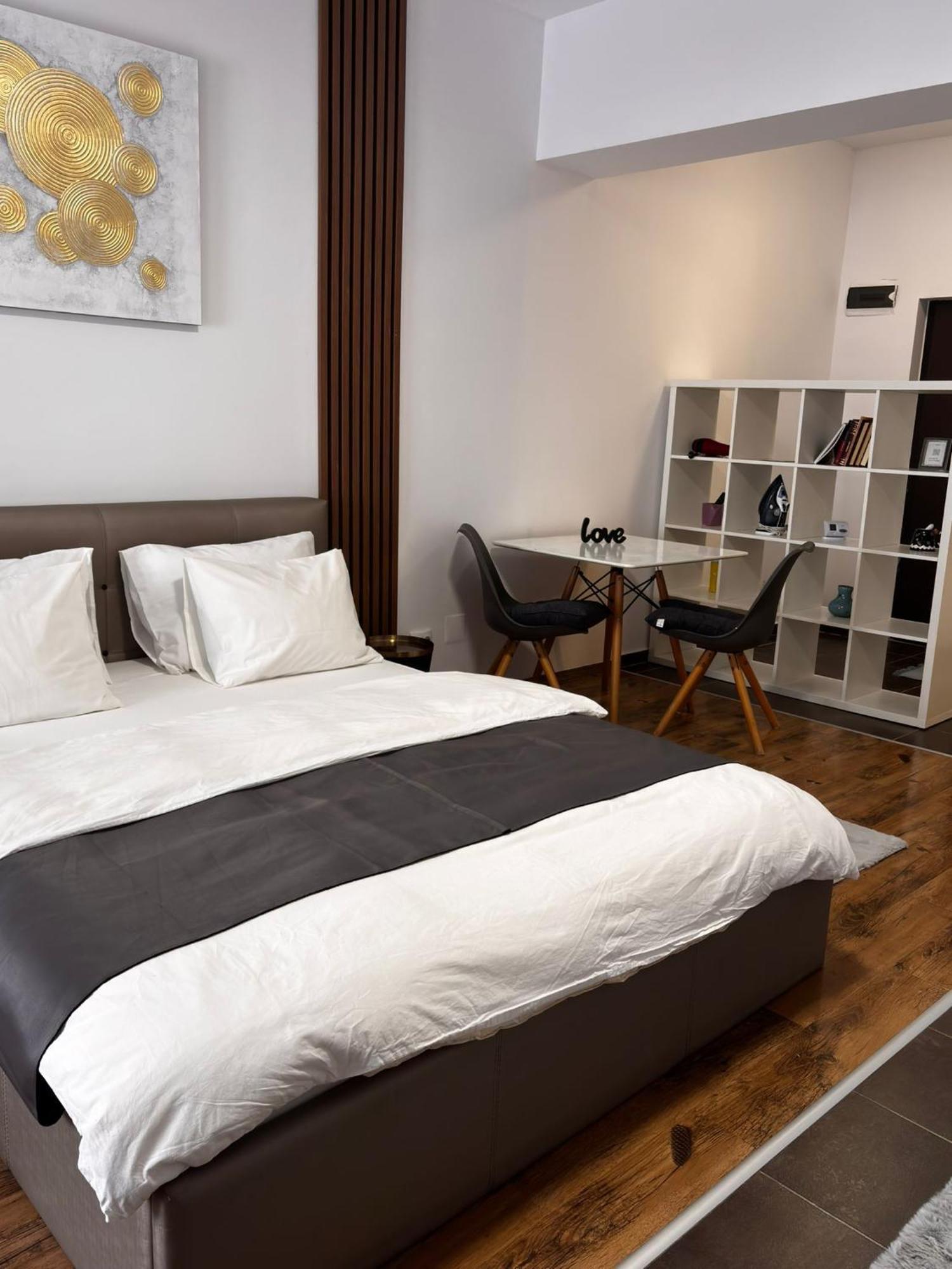 Central Studio Bucharest Bükreş Dış mekan fotoğraf